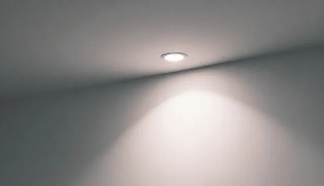 视频剪辑在新媒体运营中的两种做法比较与取舍