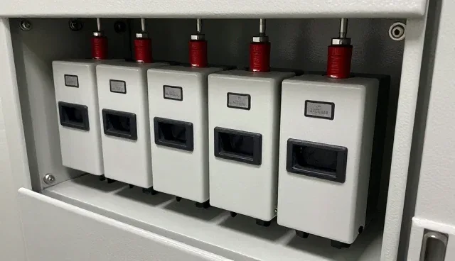 设备保养：高压开关柜选型建议与应用场景分析