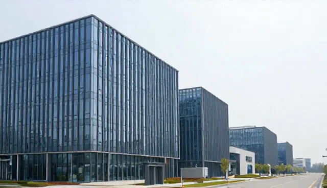 技术服务方案适用条件比较：两种做法的实际取舍