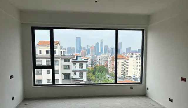 企业数据中台建设：自主开发与外包服务的取舍分析